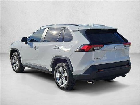Used 2021 Toyota RAV4 XLE w/ Convenience Package FWD image 6