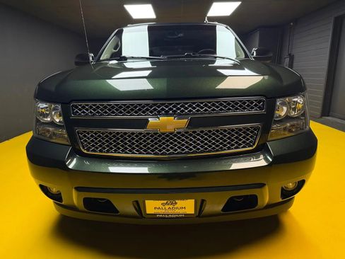 Used 2013 Chevrolet Avalanche LTZ AWD/4WD image 2