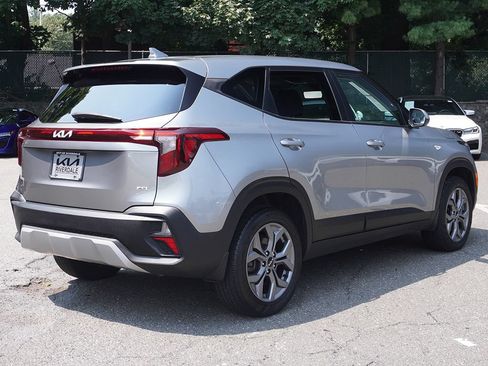Used 2024 Kia Seltos LX AWD/4WD image 8