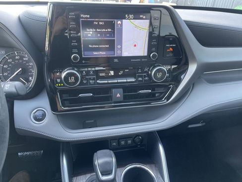 Certified 2020 Toyota Highlander Limited AWD/4WD image 18