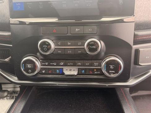 Used 2022 Ford Expedition Max Limited AWD/4WD image 4