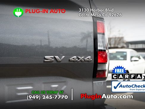 Used 2023 Nissan Frontier SV w/ SV Convenience Package image 2