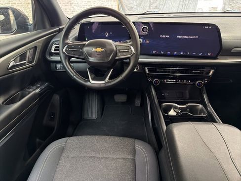 Used 2024 Chevrolet Traverse LT w/ Trailering Package image 16