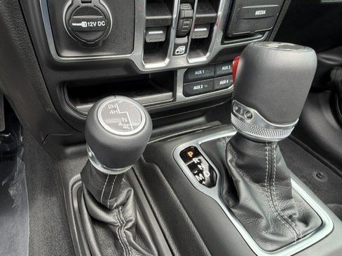 Used 2026 Jeep Wrangler Unlimited Sahara AWD/4WD image 22
