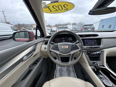 Used 2021 Cadillac XT5 Premium Luxury image 14