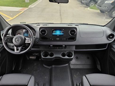 New 2024 Mercedes-Benz Sprinter 2500 image 14