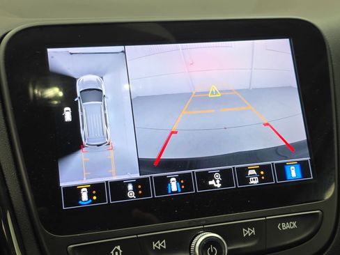 Used 2022 Chevrolet Equinox RS w/ RS Leather Package image 23