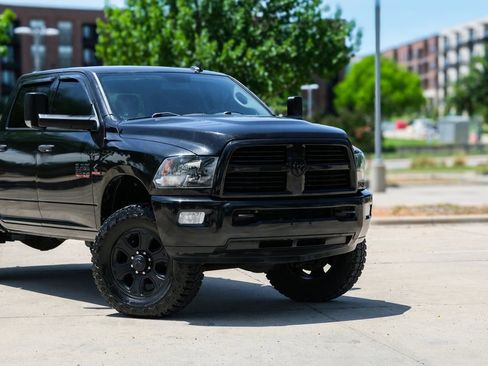 Used 2016 RAM 2500 Big Horn w/ Black Appearance Group AWD/4WD image 3
