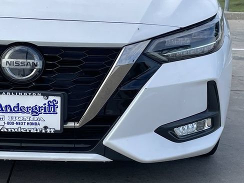 Used 2022 Nissan Sentra SR w/ SR Premium Package FWD image 8