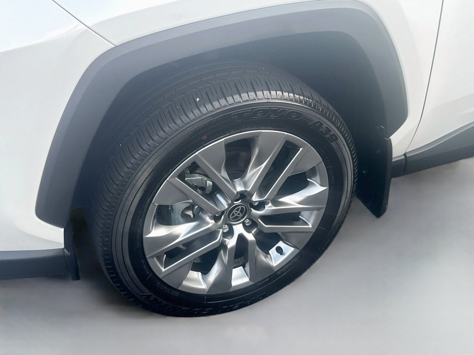 Used 2024 Toyota RAV4 XLE Premium FWD image 32