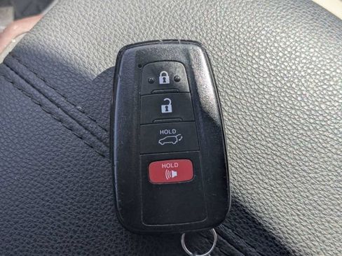 Used 2019 Toyota RAV4 Limited w/ Cold Weather Package FWD image 34
