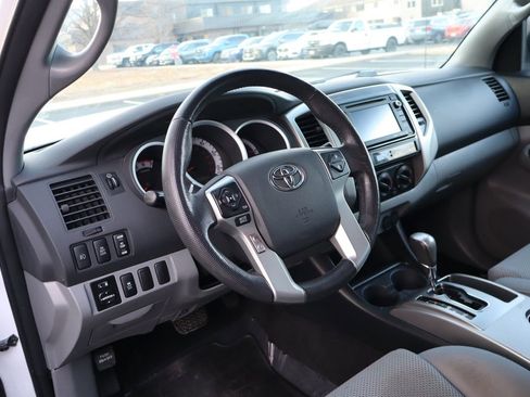 Used 2014 Toyota Tacoma PreRunner image 15