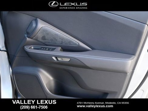 New 2026 Lexus TX 500h AWD image 18