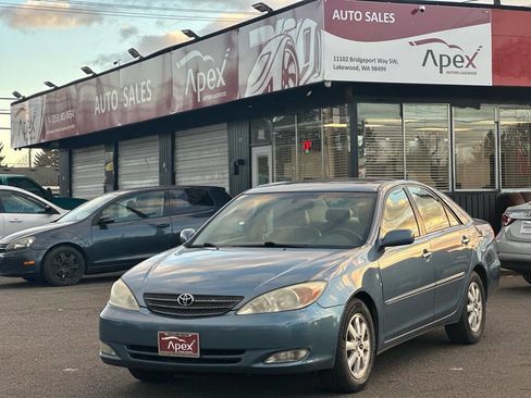 Used 2004 Toyota Camry LE image 2