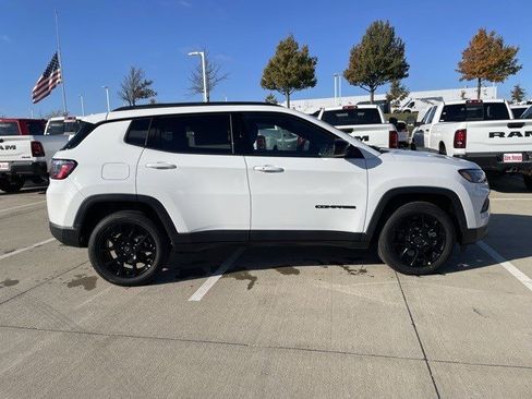 New 2026 Jeep Compass Latitude image 7