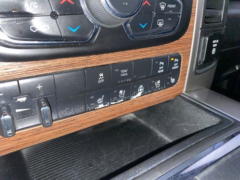 Used 2019 RAM 1500 Laramie w/ Convenience Group RWD image 29
