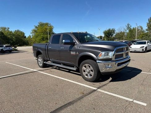 Used 2016 RAM 2500 Laramie AWD/4WD image 4