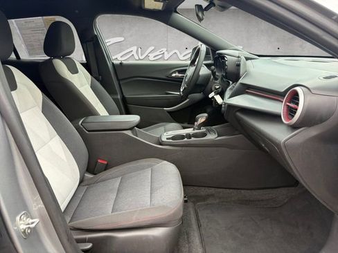 Used 2024 Chevrolet Trax RS image 24