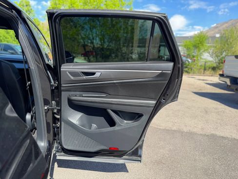 Used 2024 Volkswagen Atlas Cross Sport SE image 13