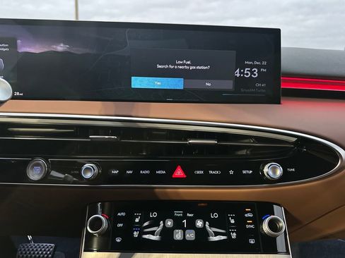 New 2026 Genesis GV70 2.5T Advanced image 17