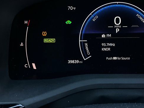 Used 2025 Toyota Camry LE image 37