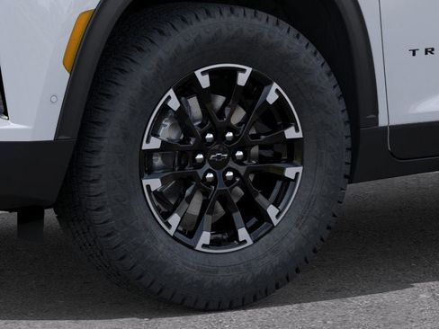 New 2026 Chevrolet Traverse Z71 w/ Enhanced Driving Package image 9