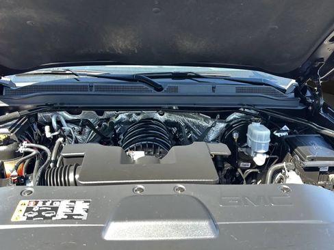Used 2018 GMC Yukon XL SLT w/ Open Road Package RWD image 18