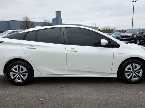 Used 2017 Toyota Prius Four image 21