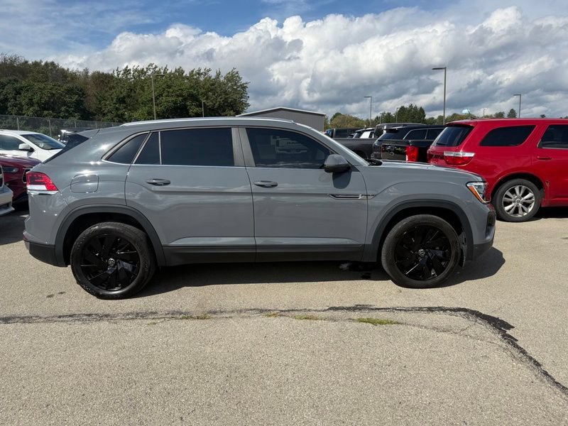 Used 2024 Volkswagen Atlas Cross Sport SE w/ Panoramic Sunroof Package AWD/4WD image 15