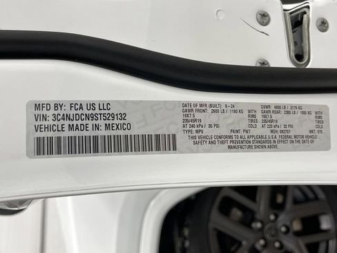 Certified 2025 Jeep Compass Limited w/ High Altitude Package image 38