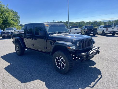 Used 2025 Jeep Gladiator Rubicon w/ Safety Group AWD/4WD image 1