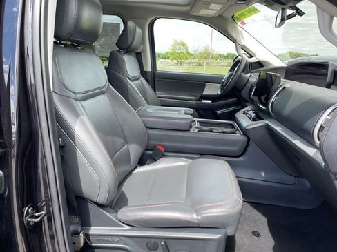Used 2025 Ford Expedition Active AWD/4WD image 45