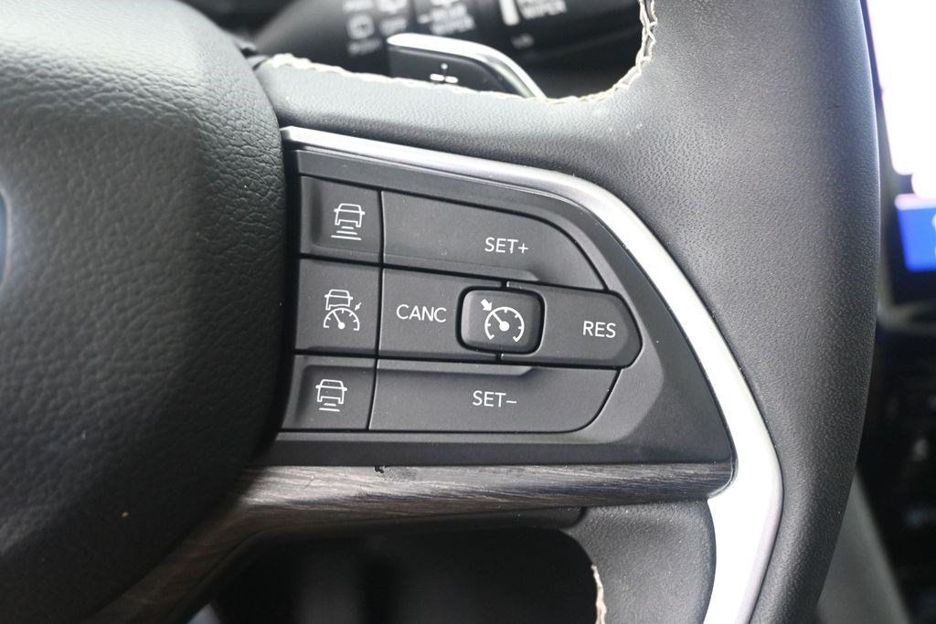 Used 2023 Jeep Grand Cherokee L Limited RWD image 22