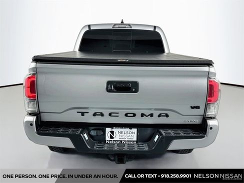 Used 2022 Toyota Tacoma TRD Off-Road w/ Technology Package AWD/4WD image 6