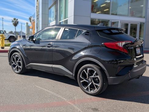Used 2020 Toyota C-HR XLE image 3