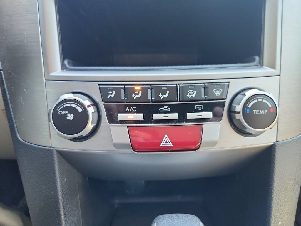 Used 2011 Subaru Outback 2.5i AWD/4WD image 17