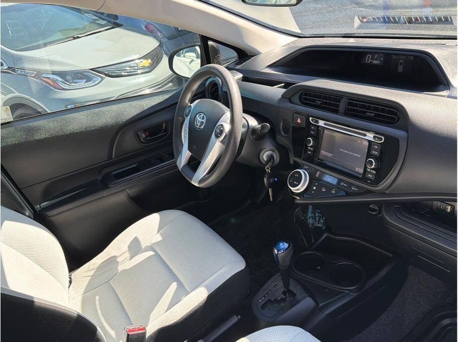 Used 2015 Toyota Prius C One FWD image 6