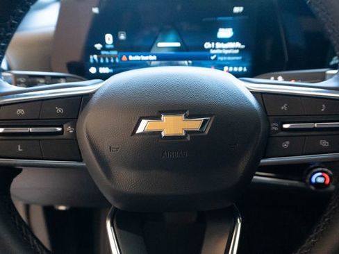 Used 2025 Chevrolet Equinox LT w/ Convenience Package II FWD image 23