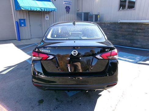 Used 2021 Nissan Versa SV image 6
