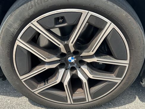 Used 2024 BMW 760i xDrive AWD/4WD image 12
