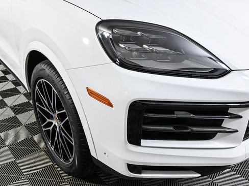 New 2025 Porsche Cayenne image 43