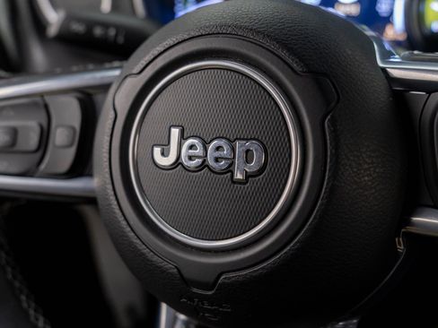 Used 2022 Jeep Wrangler Unlimited Sahara w/ Cold Weather Group image 25