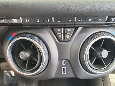 Used 2022 Chevrolet Blazer LT AWD/4WD image 30