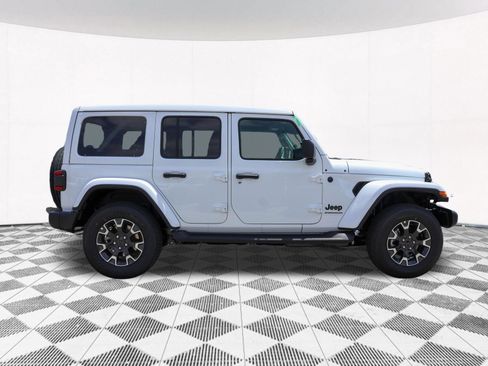 New 2026 Jeep Wrangler Unlimited Sahara AWD/4WD image 12