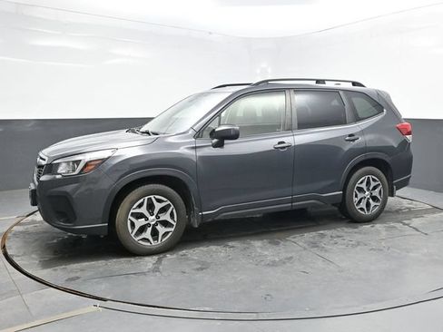 Used 2020 Subaru Forester Premium AWD/4WD image 3