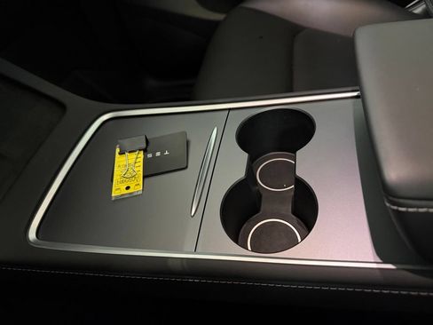 Used 2023 Tesla Model Y Long Range AWD/4WD image 12