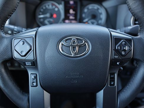 Used 2021 Toyota Tacoma TRD Off-Road w/ Technology Package image 38