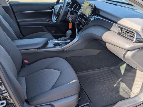Used 2022 Toyota Camry LE image 18