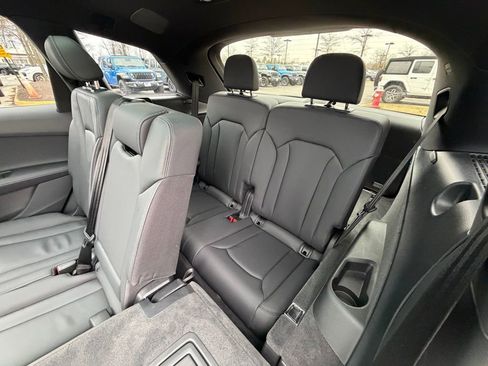 Used 2025 Audi Q7 3.0T Premium Plus image 18
