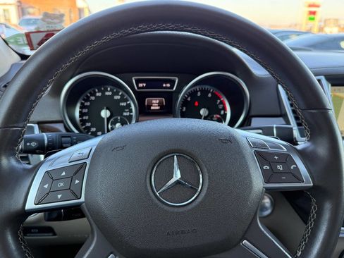 Used 2014 Mercedes-Benz GL 450 GL 450 4MATIC AWD 4dr SUV w/ Lighting Package image 23